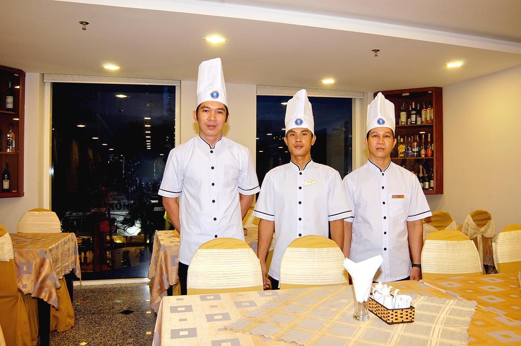 芽庄红五酒店 外观 照片